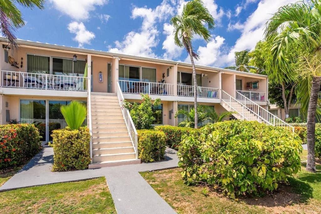Beach Living At Island Pine Villas George Town Exterior photo